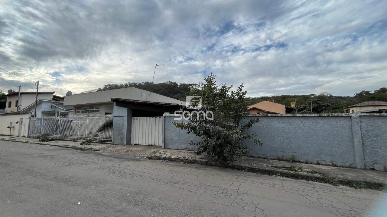 Casa à venda no Centro: 