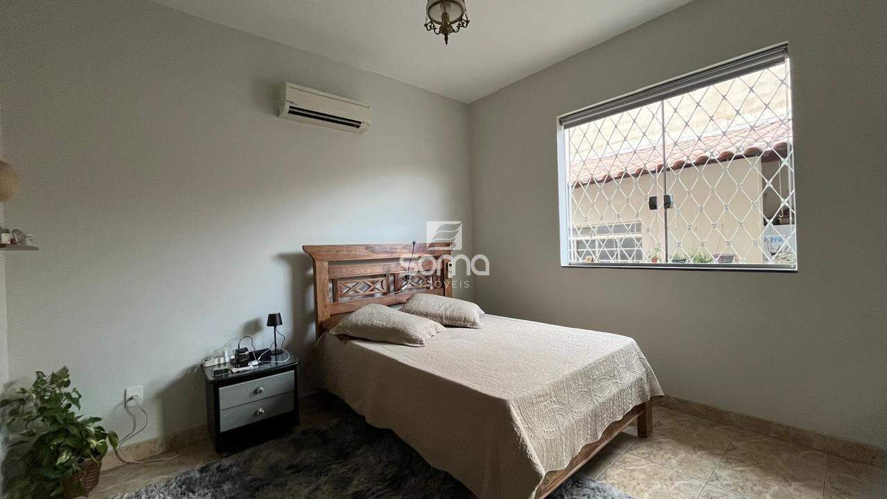 Casa à venda no Centro: 