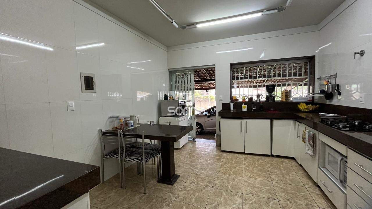 Casa à venda no Centro: 