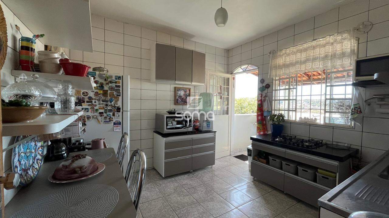 Casa à venda no Jardim Itau: 