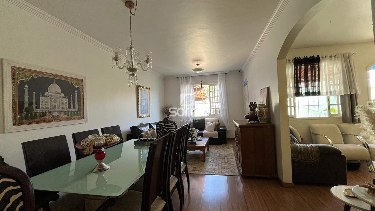 Casa à venda no Jardim Itau: 