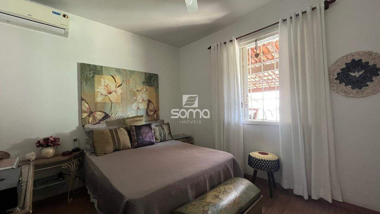 Casa à venda no Jardim Itau: 