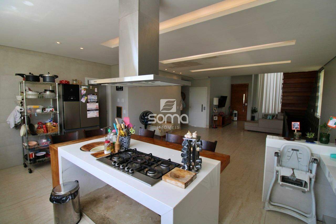 Casa em condomínio à venda no Alphaville Vespasiano: 