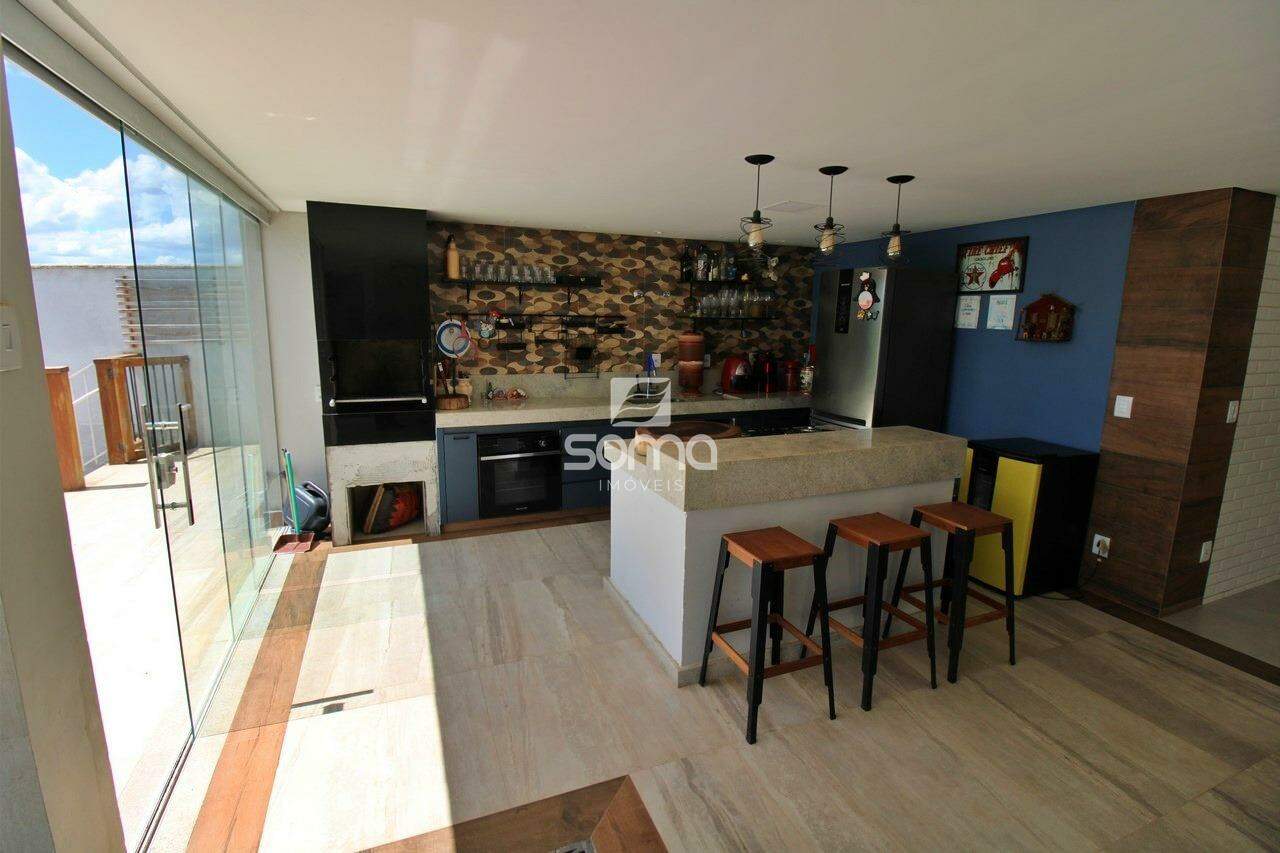 Casa em condomínio à venda no Alphaville Vespasiano: 