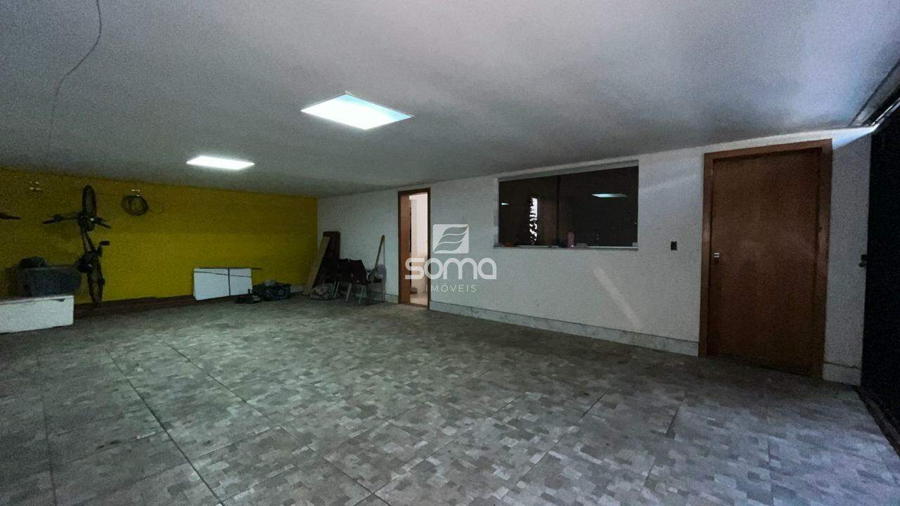 Casa em condomínio à venda no Rosa dos Ventos: 