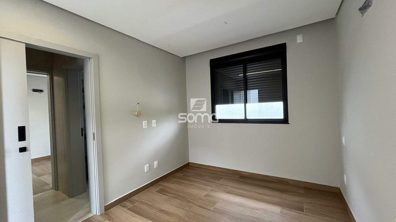 Casa em condomínio à venda no Alphaville Vespasiano: 