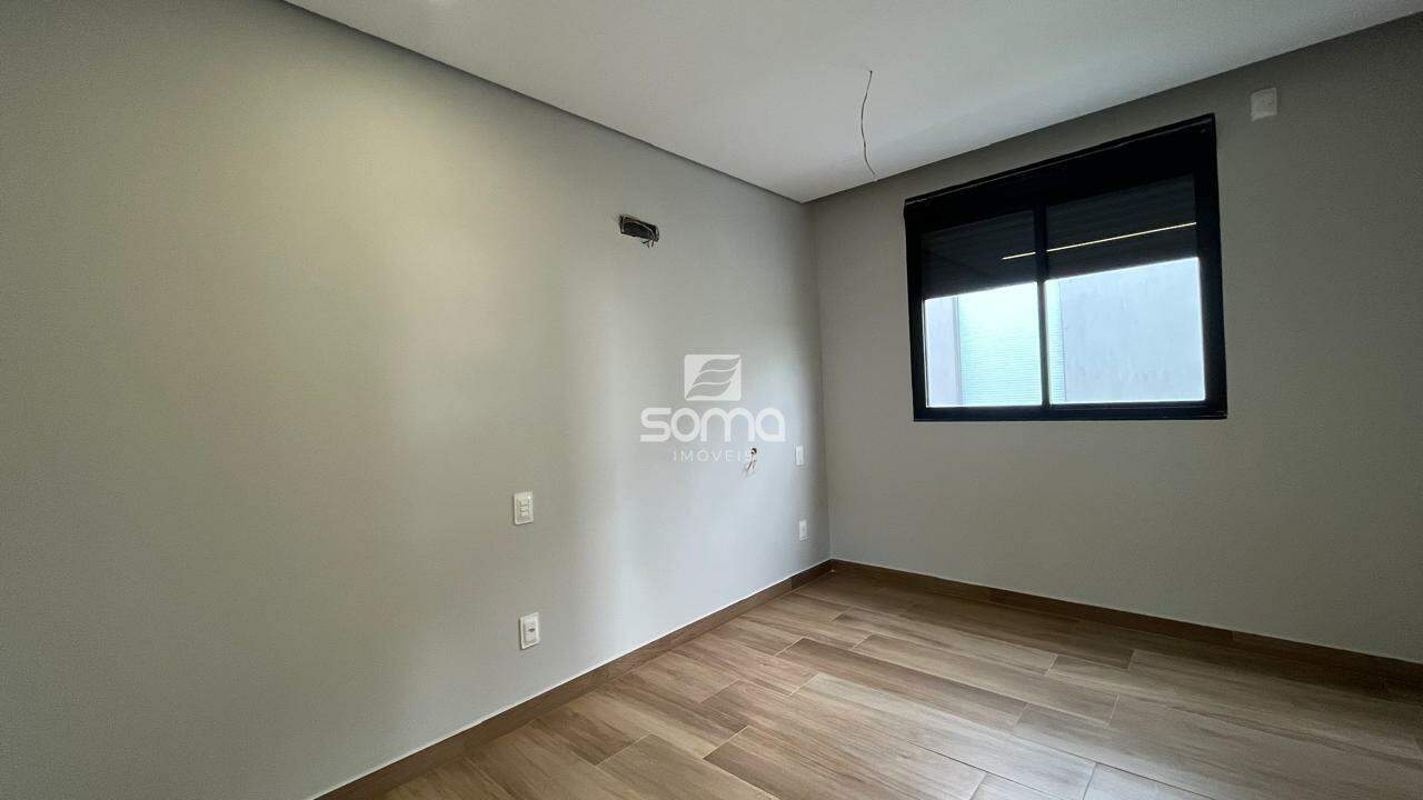 Casa em condomínio à venda no Alphaville Vespasiano: 