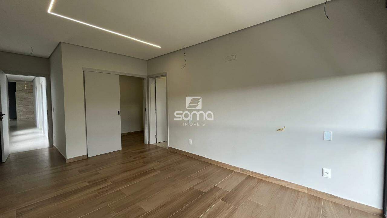 Casa em condomínio à venda no Alphaville Vespasiano: 