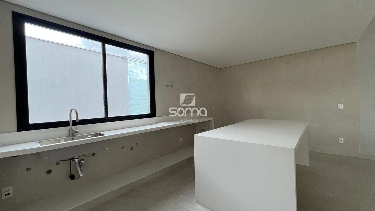 Casa em condomínio à venda no Alphaville Vespasiano: 