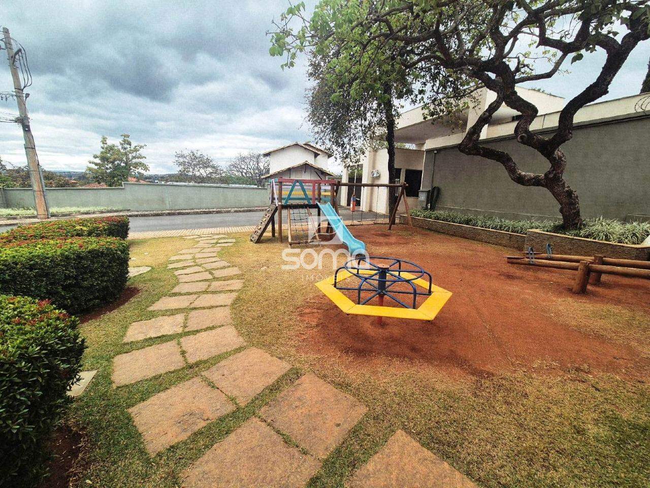 Casa em condomínio à venda no JARDIM IPÊ: 