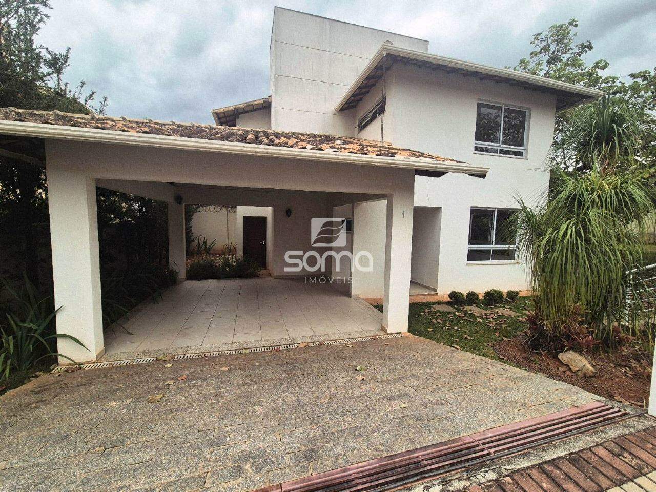 Casa em condomínio à venda no JARDIM IPÊ: 