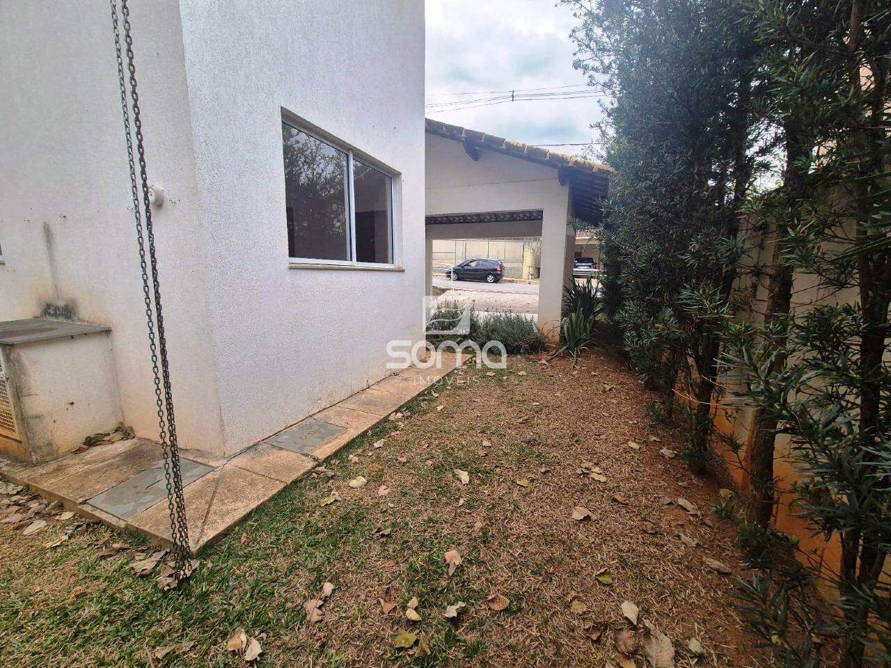 Casa em condomínio à venda no JARDIM IPÊ: 