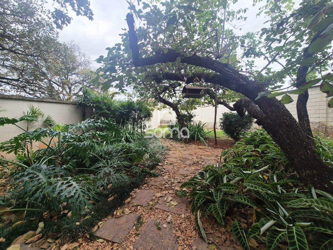 Casa em condomínio à venda no JARDIM IPÊ: 