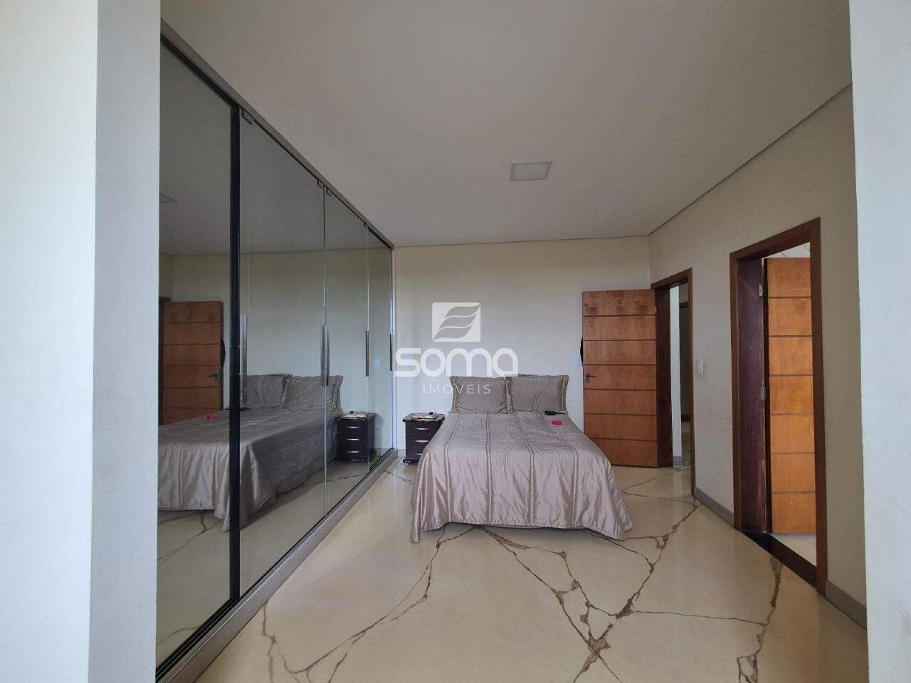Casa em condomínio à venda no Gran Park: