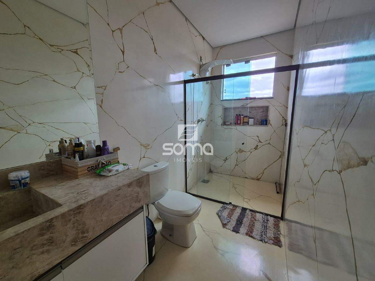 Casa em condomínio à venda no Gran Park: