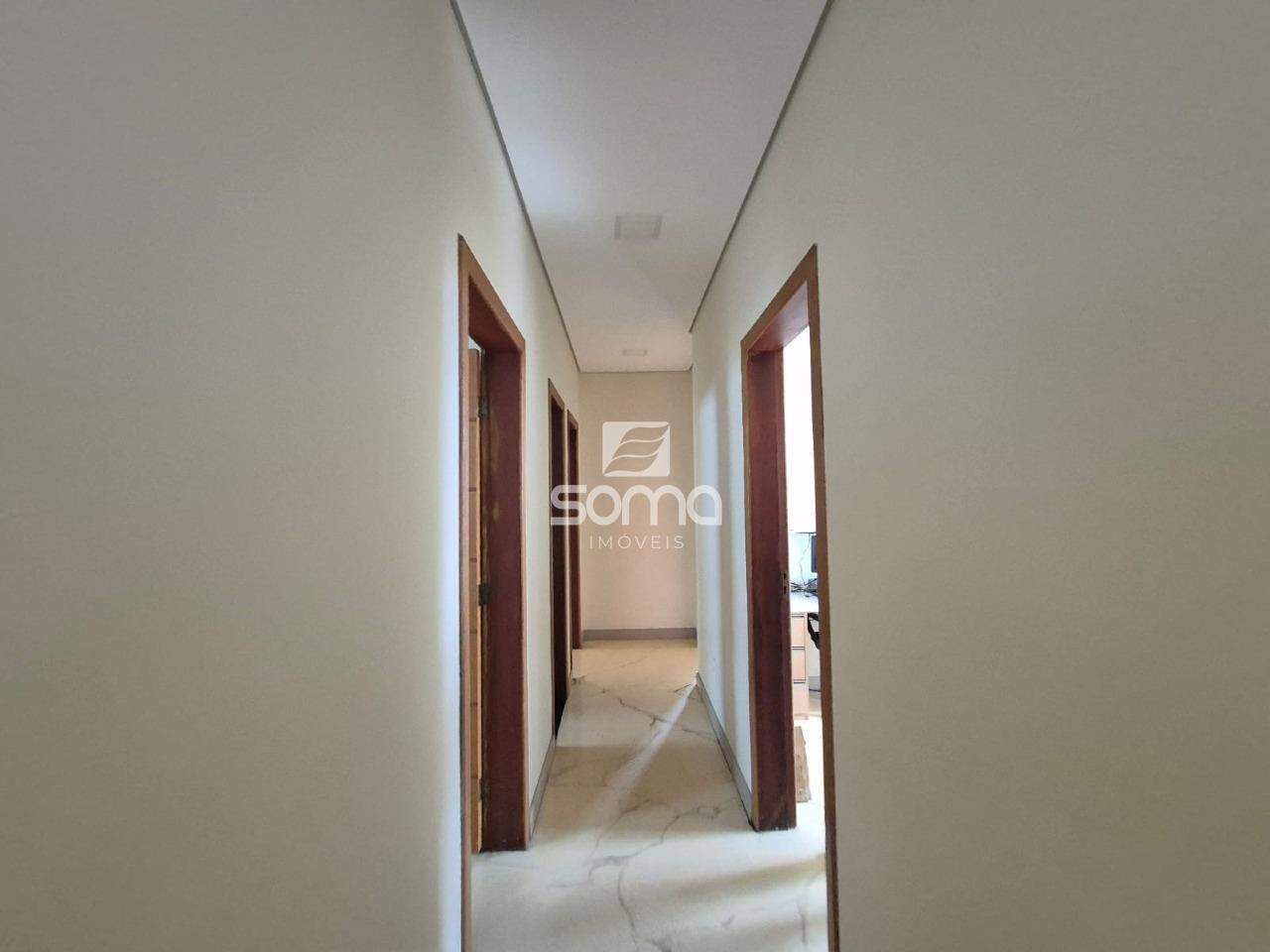 Casa em condomínio à venda no Gran Park:
