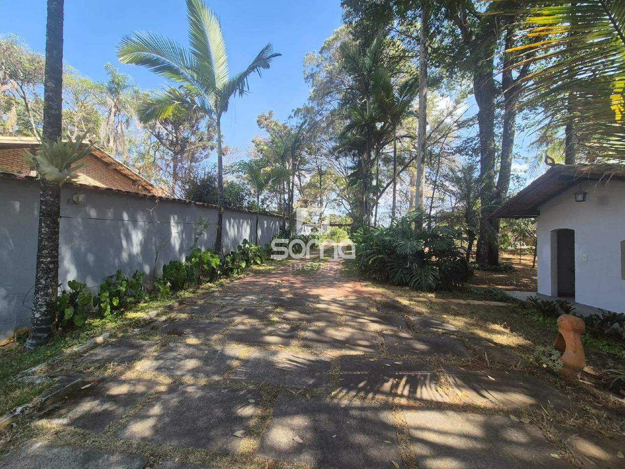 Casa em condomínio à venda no Quintas dos Ipês: