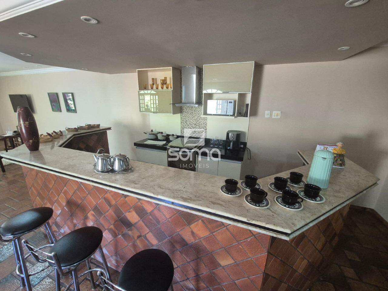 Casa em condomínio à venda no Quintas dos Ipês: