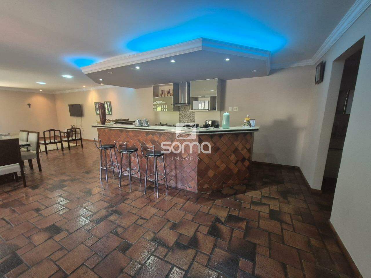 Casa em condomínio à venda no Quintas dos Ipês: