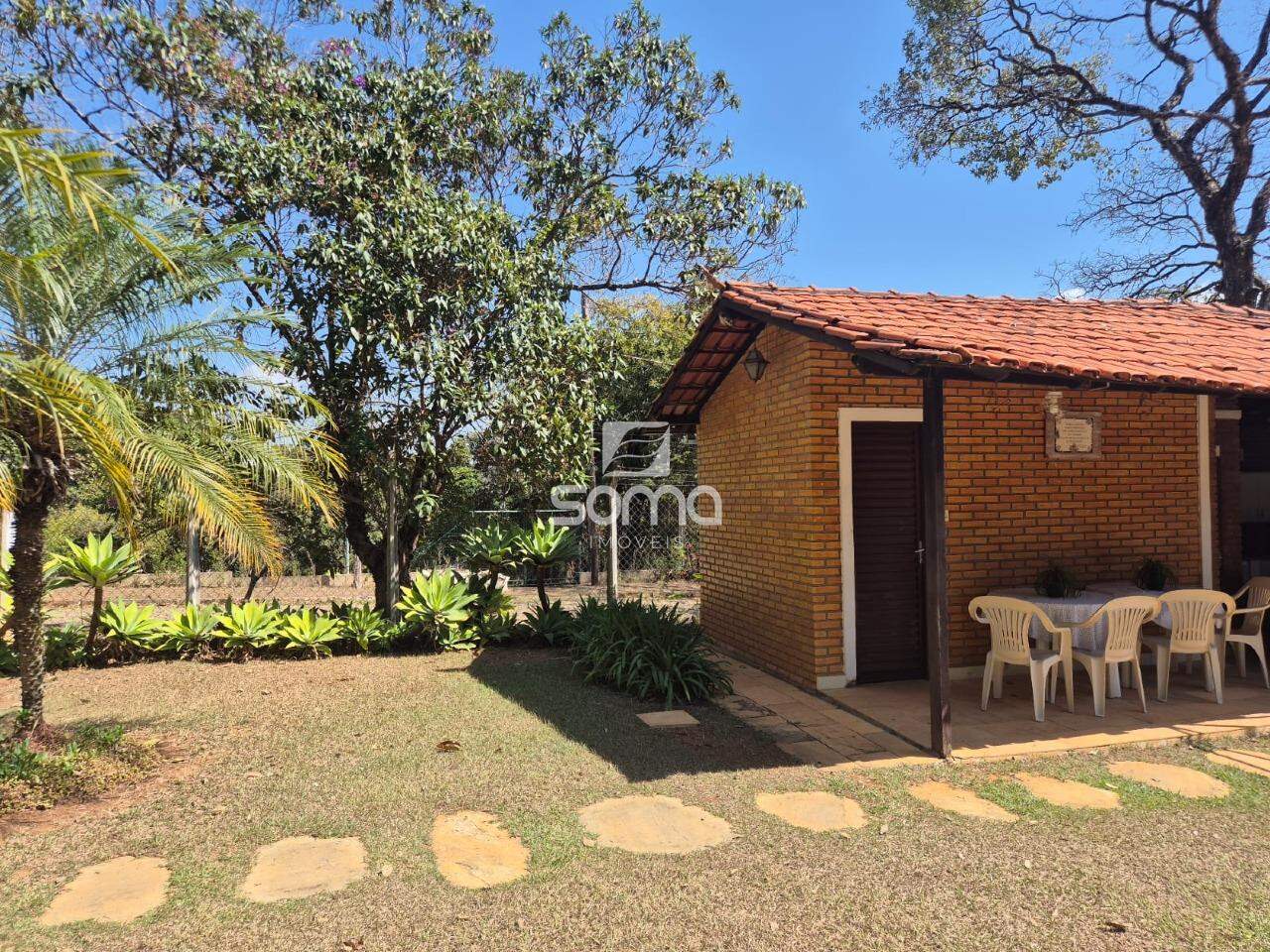 Casa em condomínio à venda no Quintas dos Ipês:
