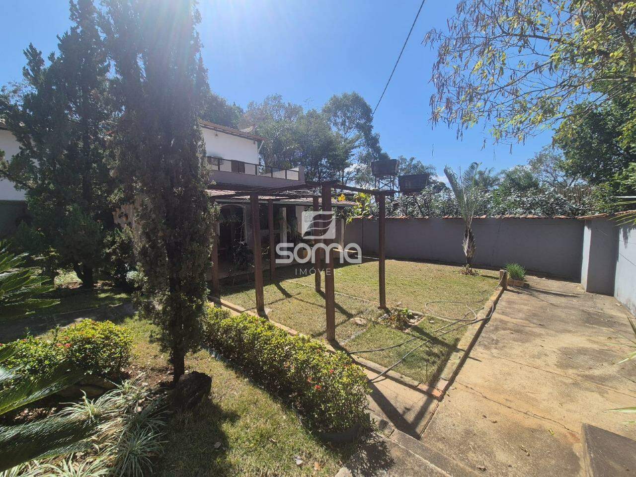Casa em condomínio à venda no Quintas dos Ipês: