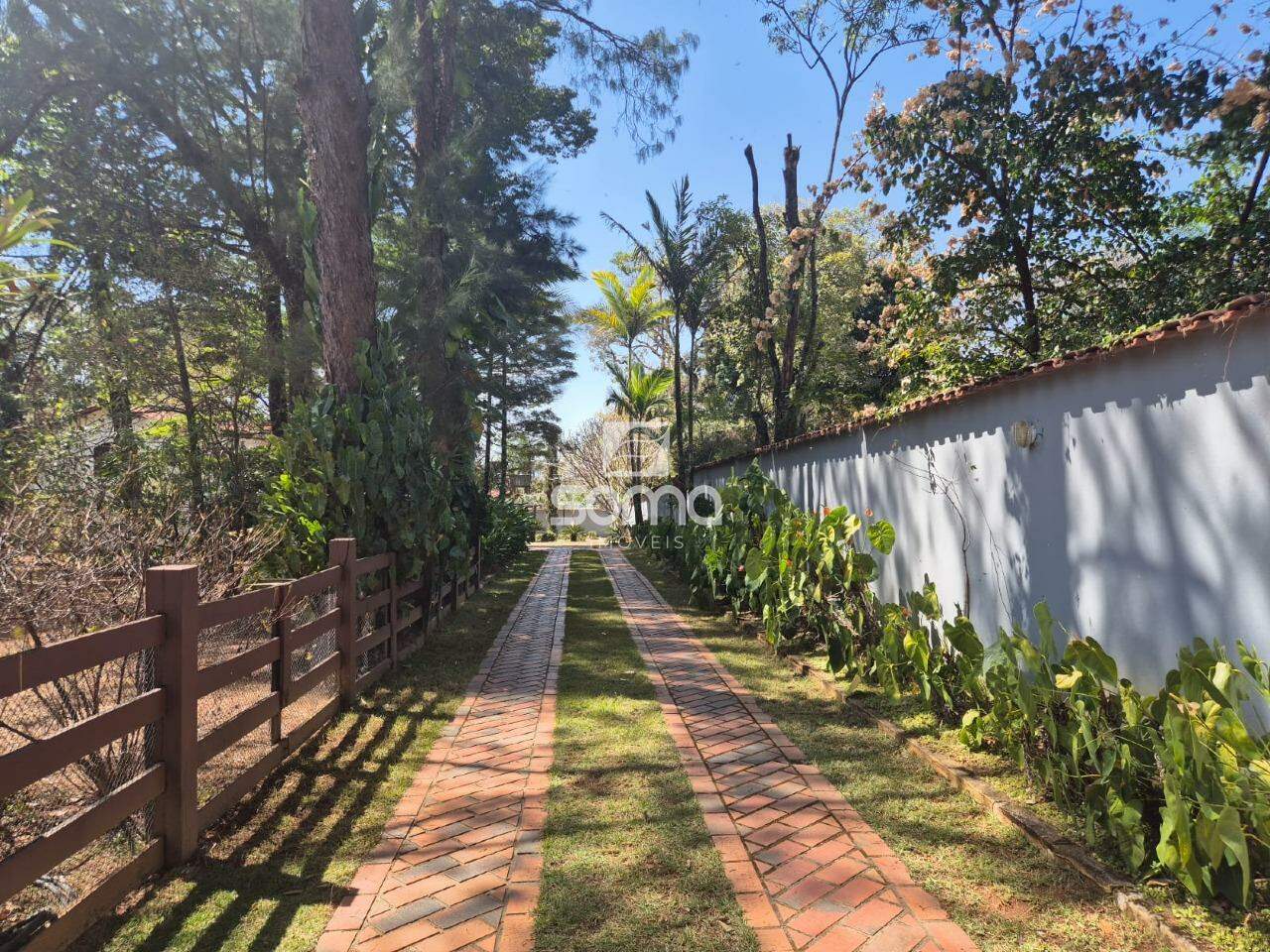 Casa em condomínio à venda no Quintas dos Ipês: