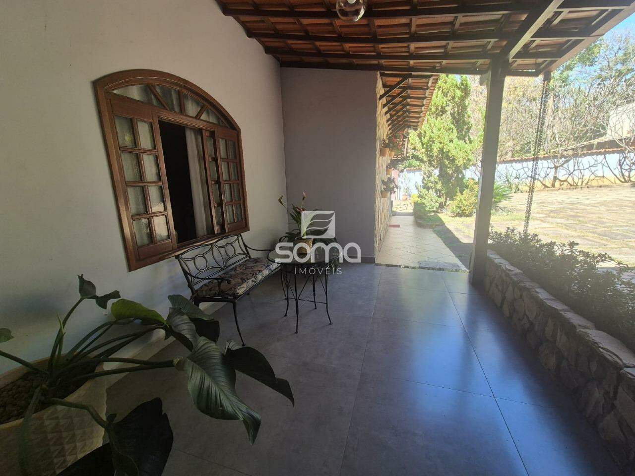 Casa em condomínio à venda no Quintas dos Ipês:
