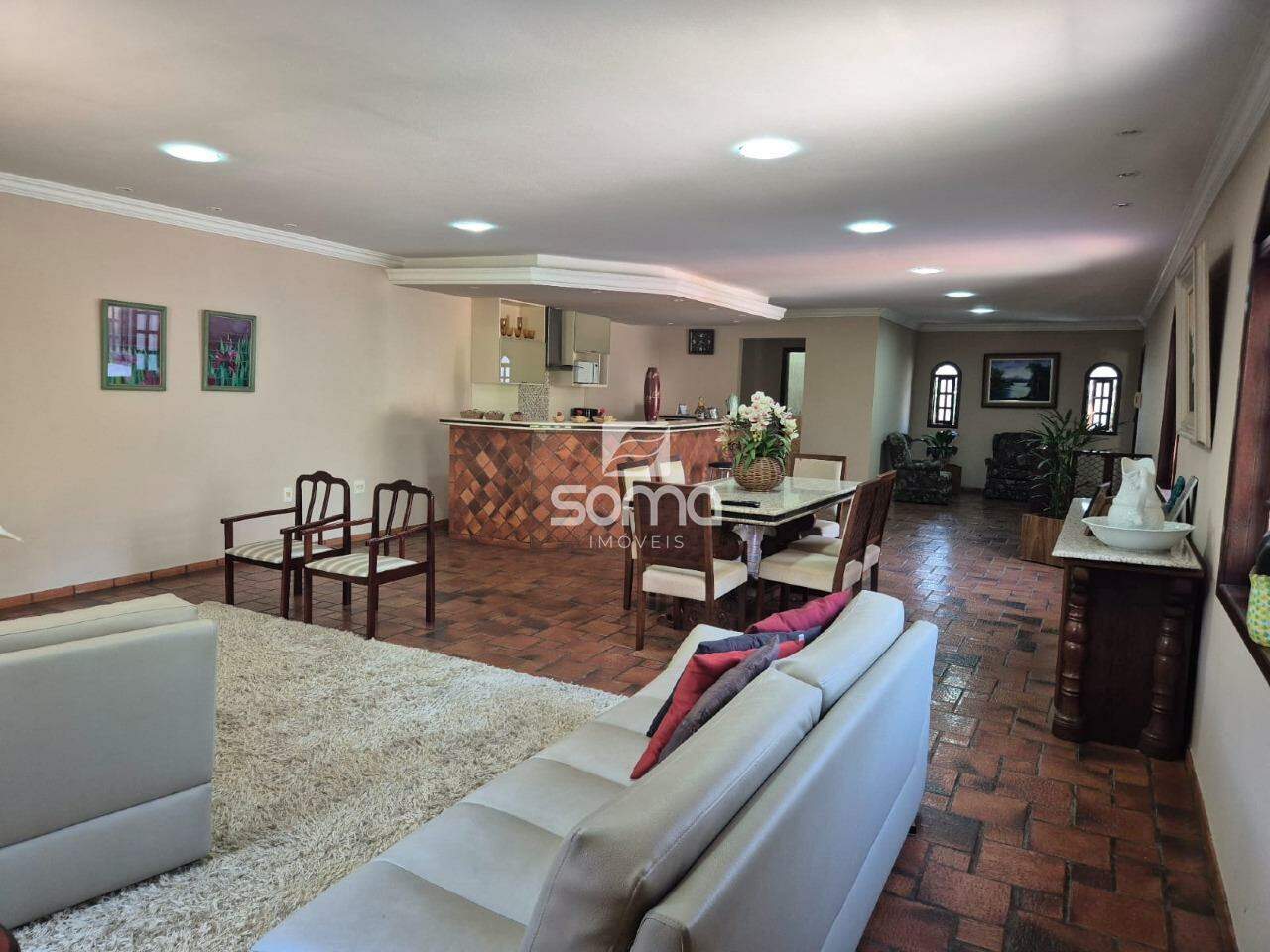 Casa em condomínio à venda no Quintas dos Ipês: