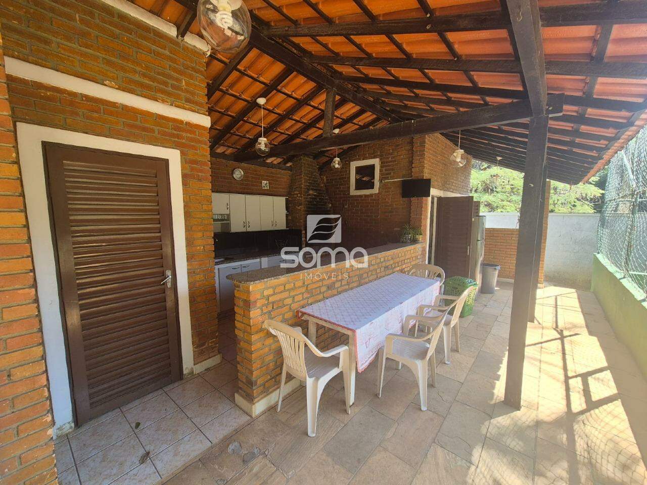 Casa em condomínio à venda no Quintas dos Ipês: