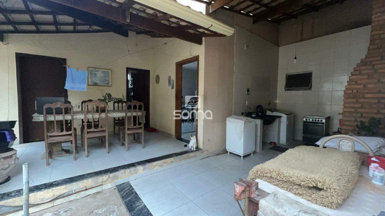 Casa à venda no Maria De Lourdes: 