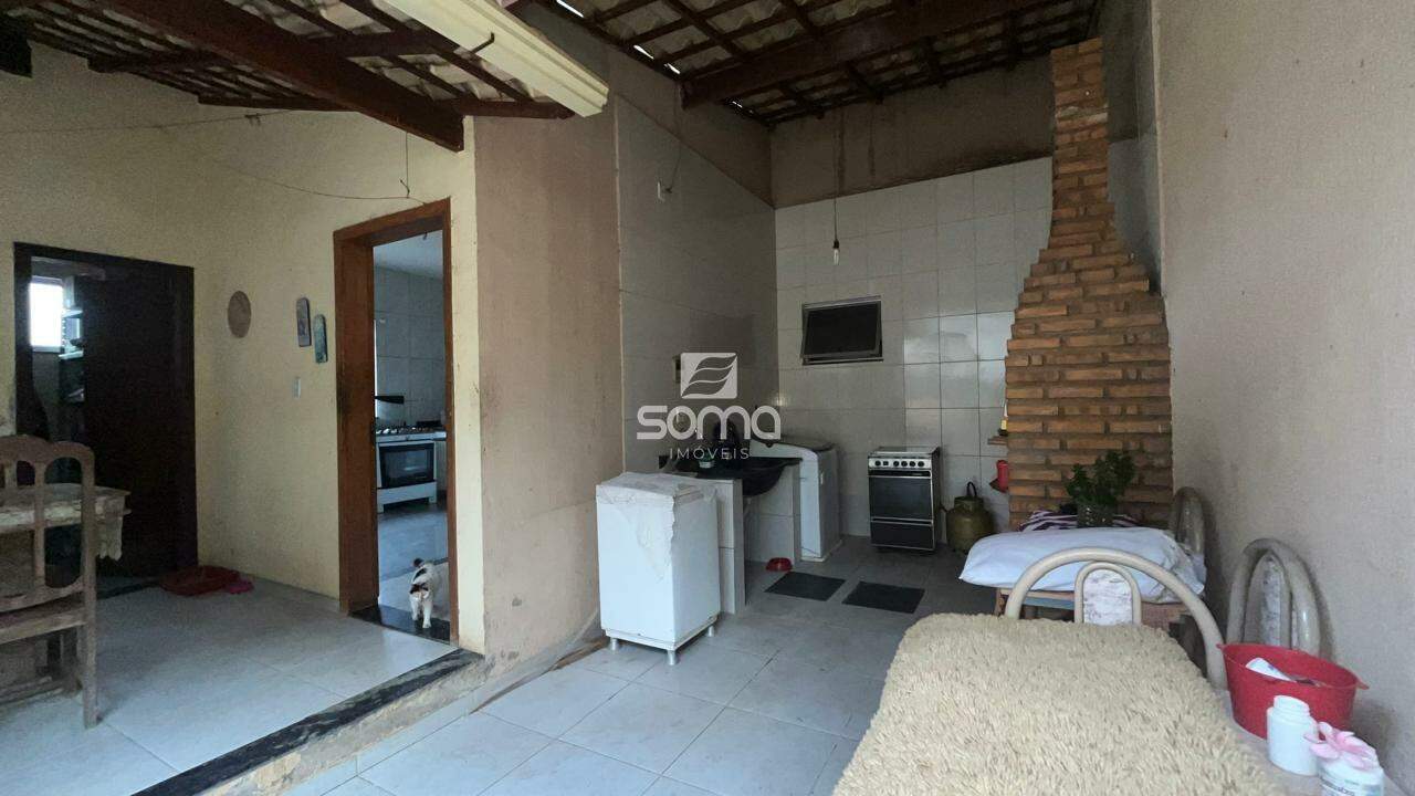 Casa à venda no Maria De Lourdes: 