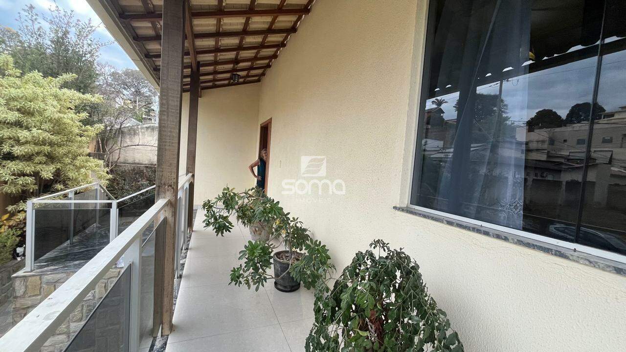 Casa à venda no Maria De Lourdes: 