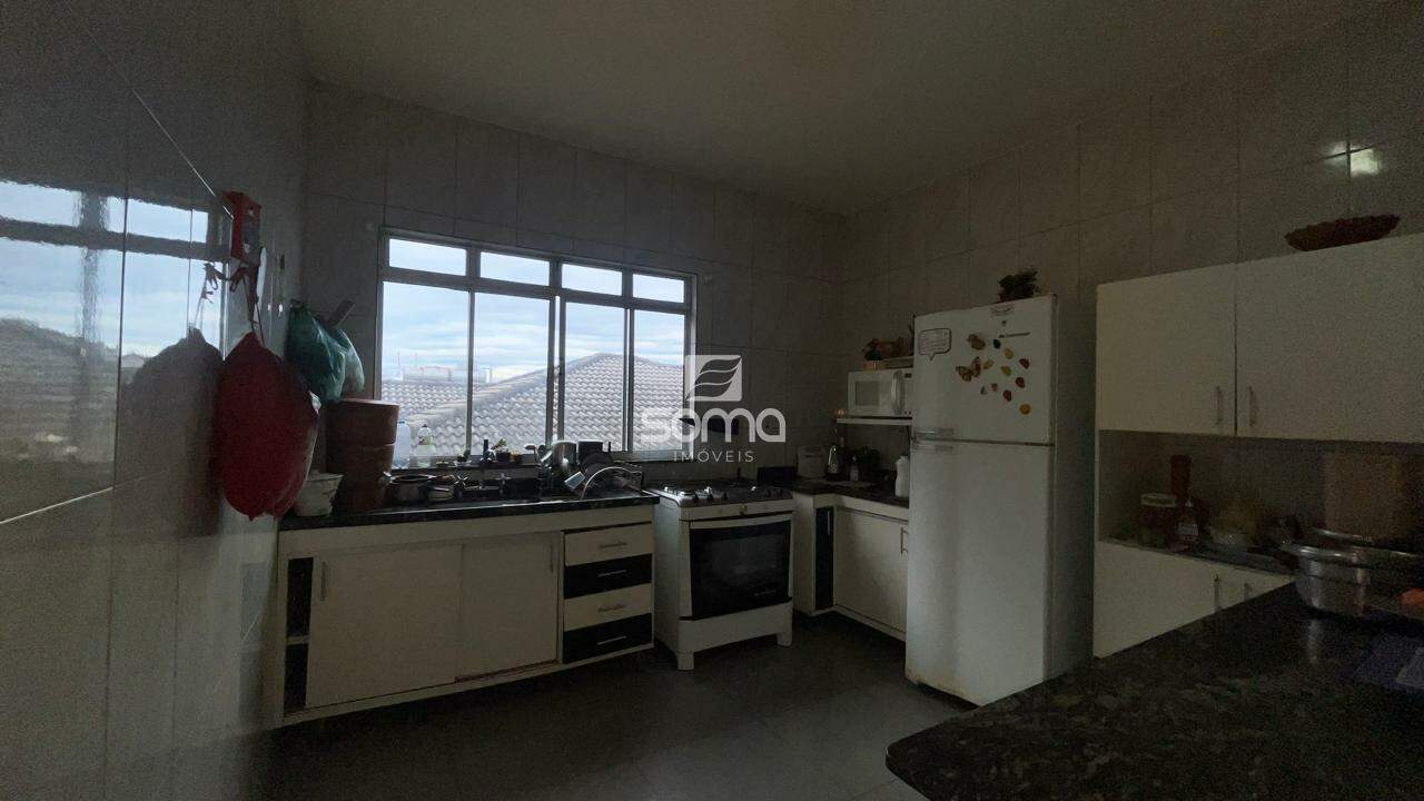 Casa à venda no Maria De Lourdes: 