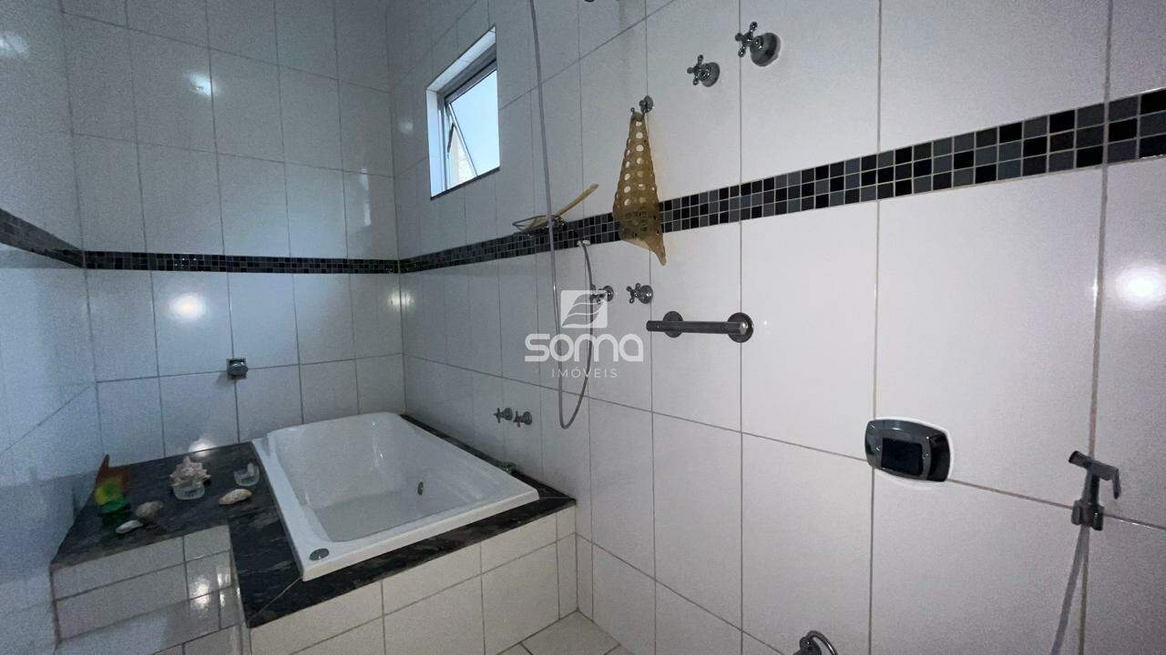 Casa à venda no Maria De Lourdes: 