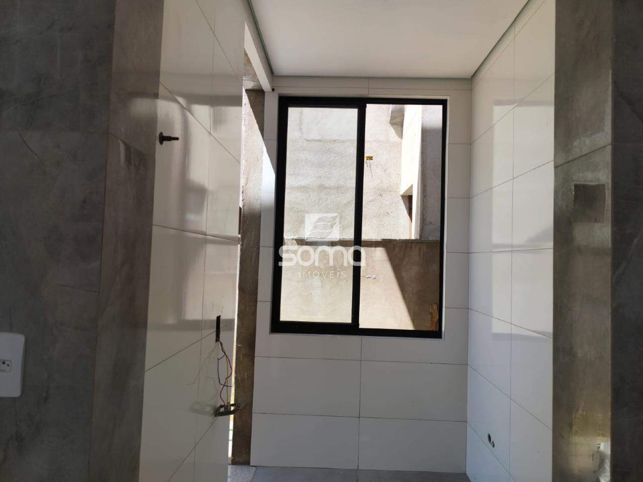 Casa em condomínio à venda no Santo Antônio: