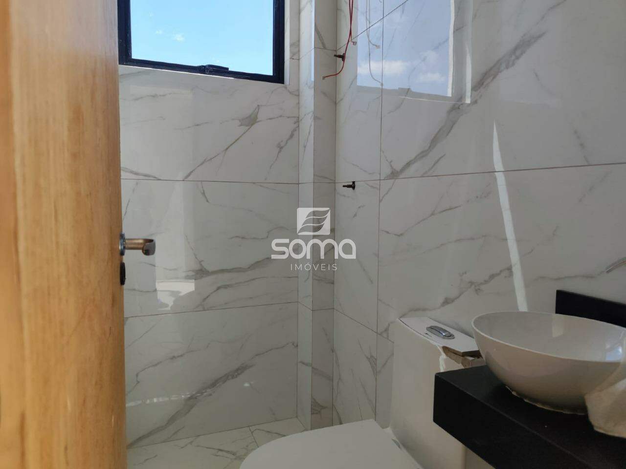 Casa em condomínio à venda no Santo Antônio: