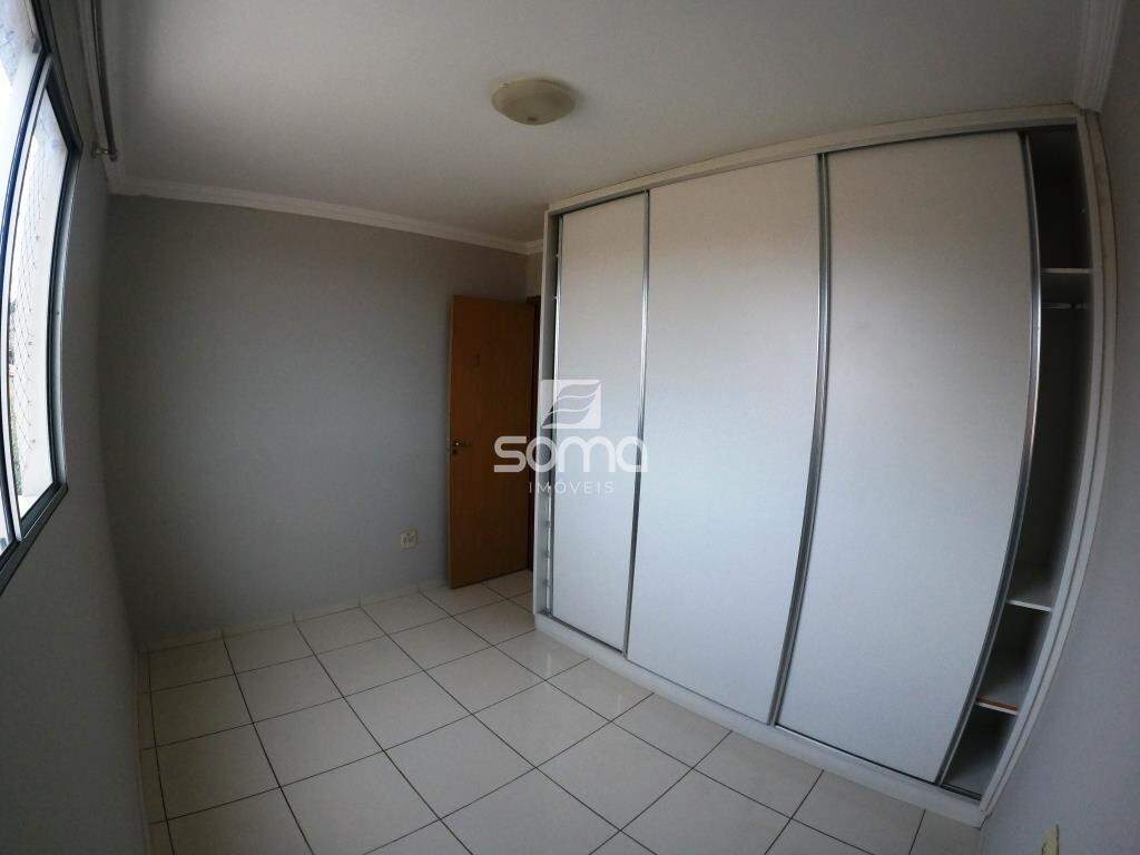 Apartamento para aluguel no Célvia: 