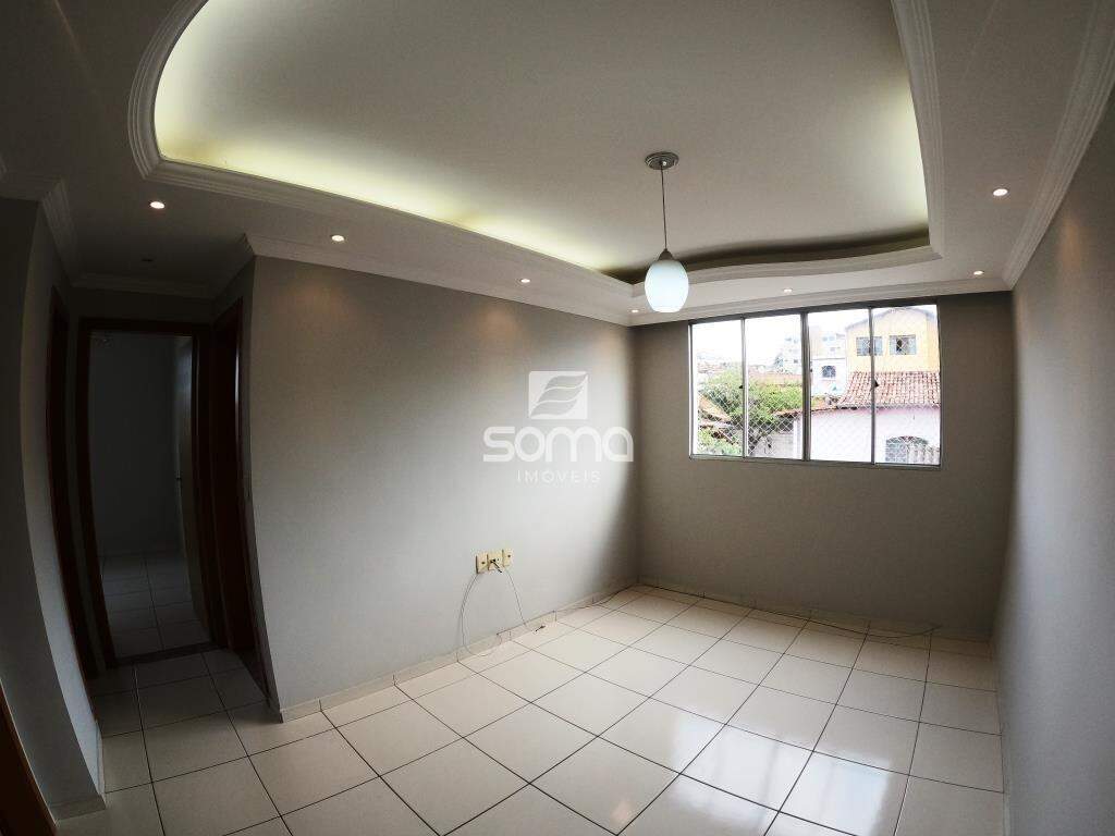 Apartamento para aluguel no Célvia: 