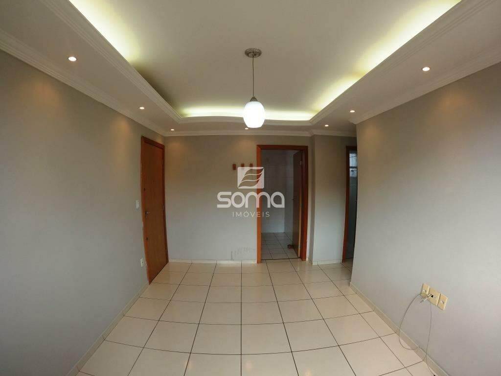 Apartamento para aluguel no Célvia: 