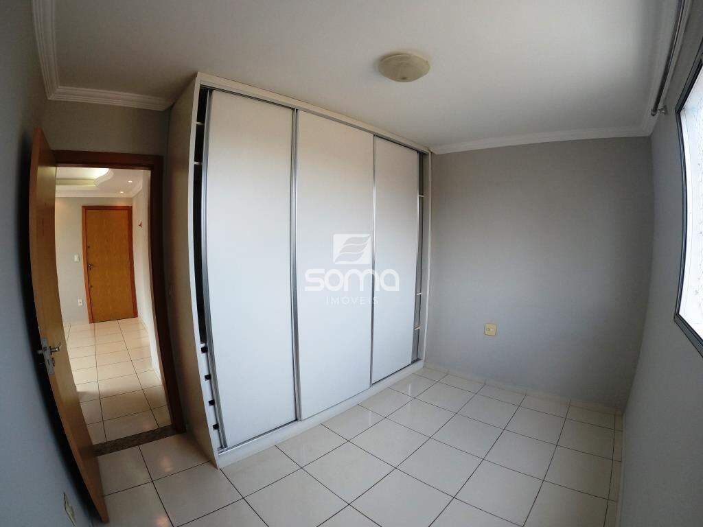 Apartamento para aluguel no Célvia: 