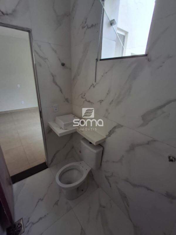 Casa Geminada à venda no Cachoeira:
