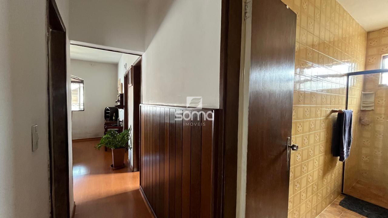 Casa à venda no Célvia: 