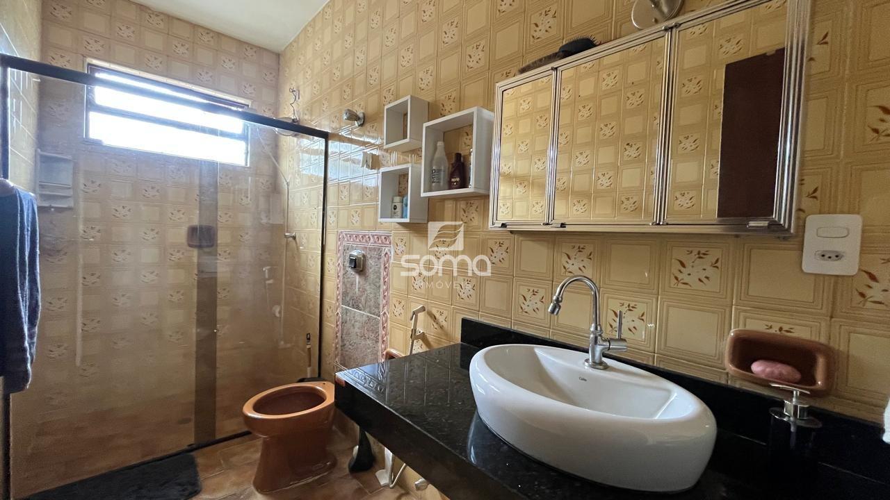 Casa à venda no Célvia: 