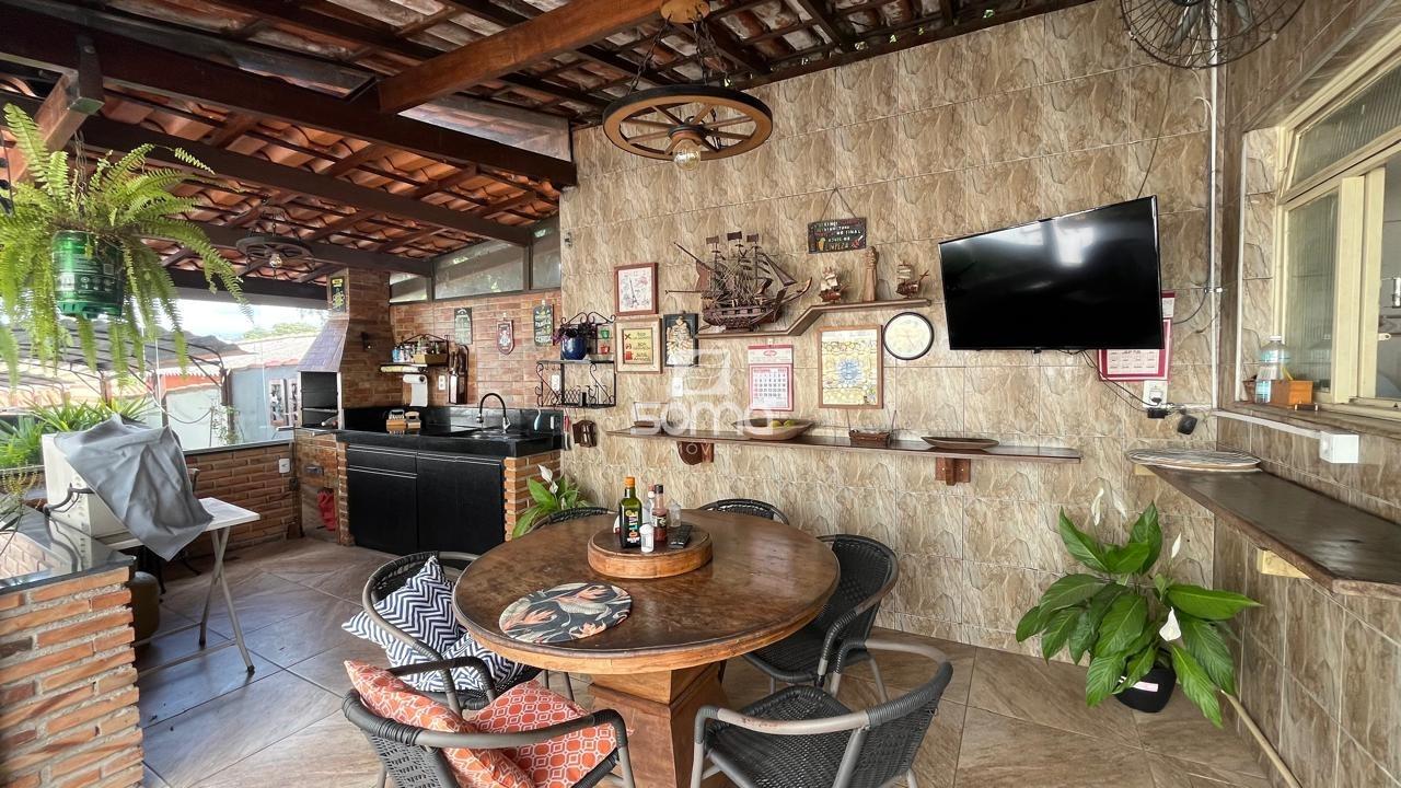 Casa à venda no Célvia: 