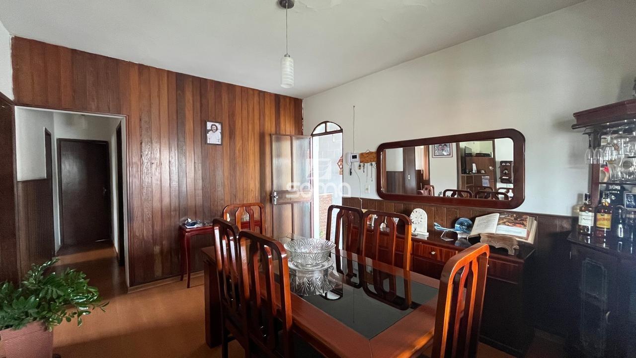 Casa à venda no Célvia: 