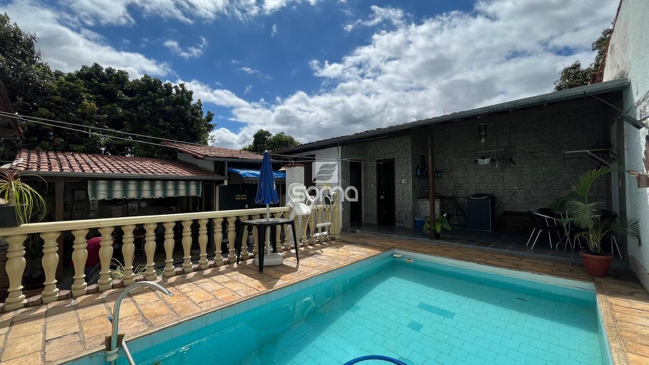 Casa à venda no Célvia: 