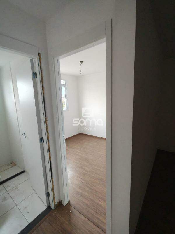 Apartamento à venda no Bernardo de Souza: 
