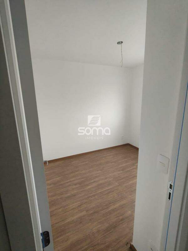 Apartamento à venda no Bernardo de Souza: 