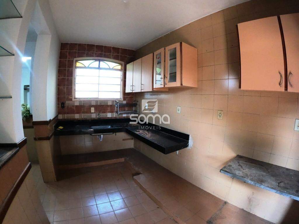 Casa para aluguel no Célvia: 