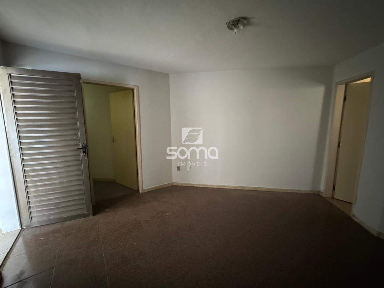 Casa para aluguel no Célvia: 